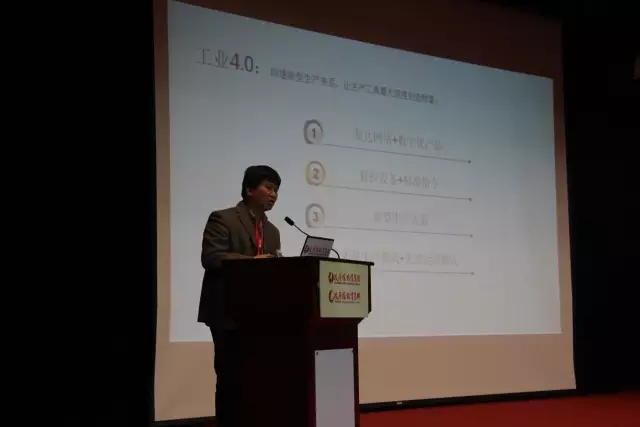 純實木辦公（gōng）家具.jpg