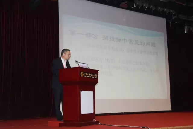 純實木（mù）辦公家具.jpg